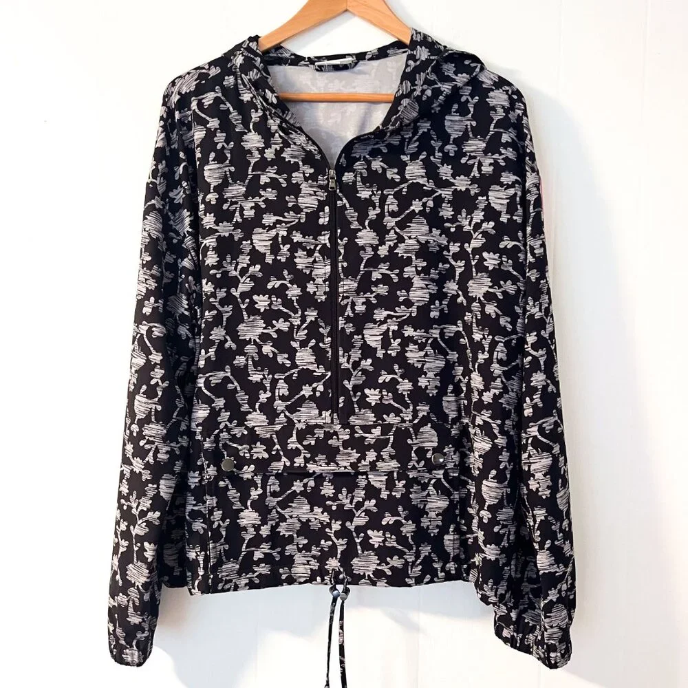 J. Jill FIT black floral on the go windbreaker water repellent hooded Large